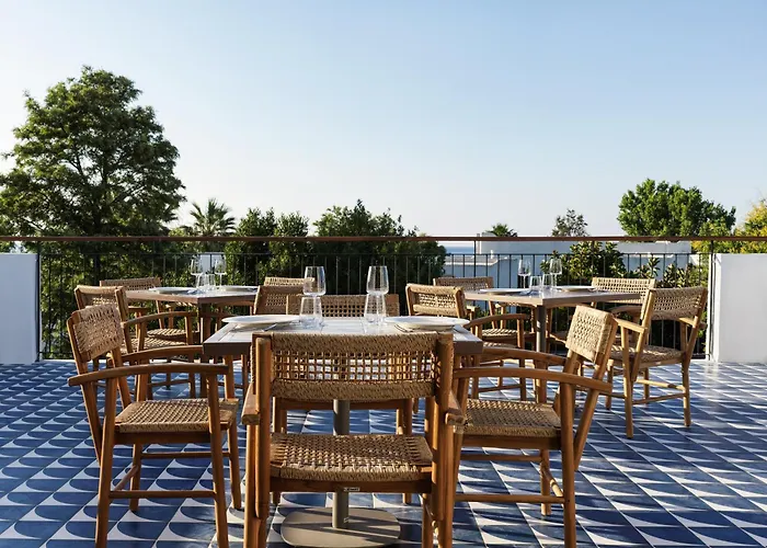 Aulus Lindos Rhodes, Resort, Curio Collection By Hilton Semesteranläggning (resort) 5*